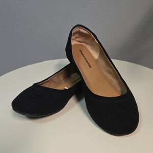 Amazon Essentials Classic Black Rounded Toe Flats